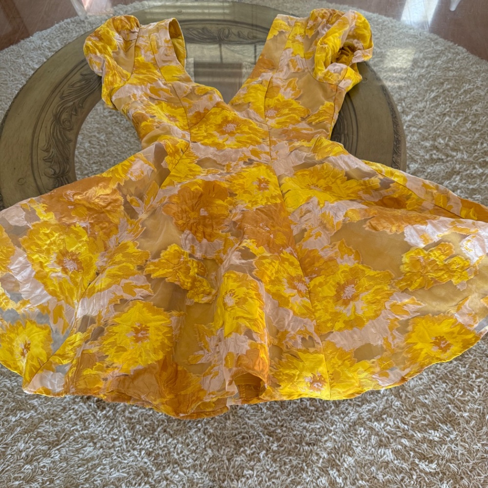 Showpo Brailey Jacquard Puff Sleeve Mini Dress Yellow Floral 6 NWT Babydoll - Picture 5 of 12